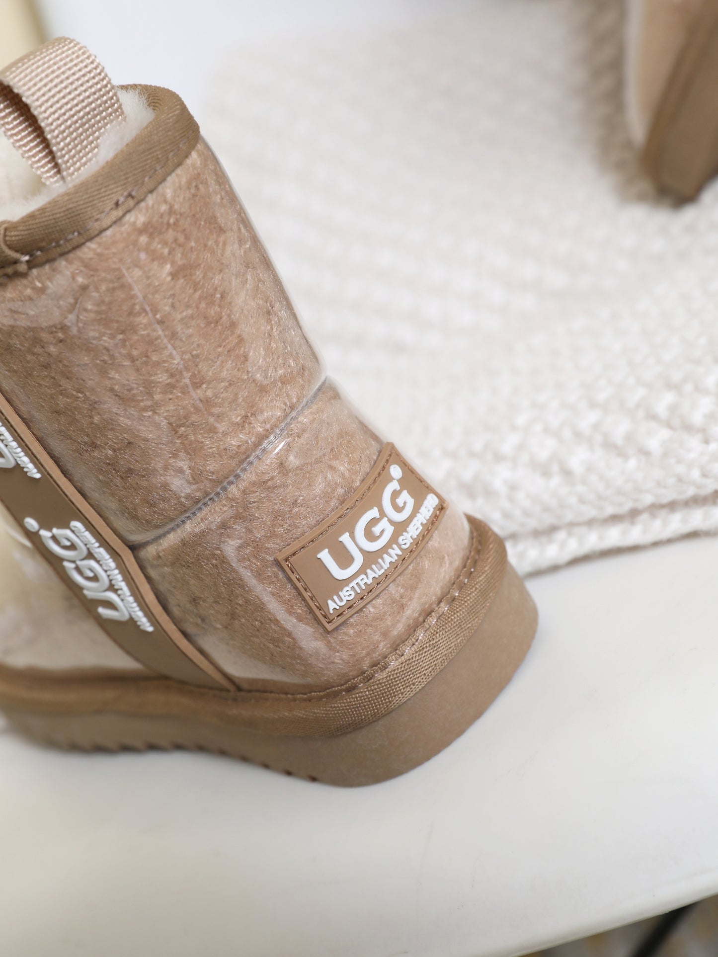 UGG AUSTRALIAN SHEPHERD KIDS CLEAR WATERPROOF AND SHEARLING COATED AS3032